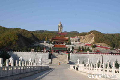 河南鲁山大佛风景图