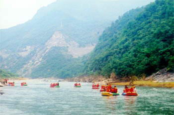 鹳河漂流风景图