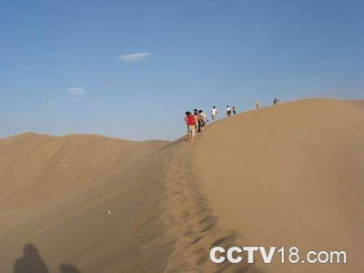 鸣沙山，月牙泉风景图