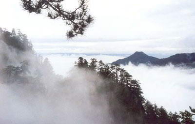 甘肃天水石门山风景图