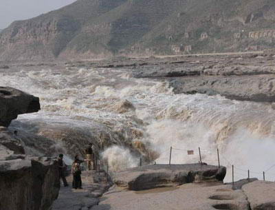 黄河壶口瀑布风景图